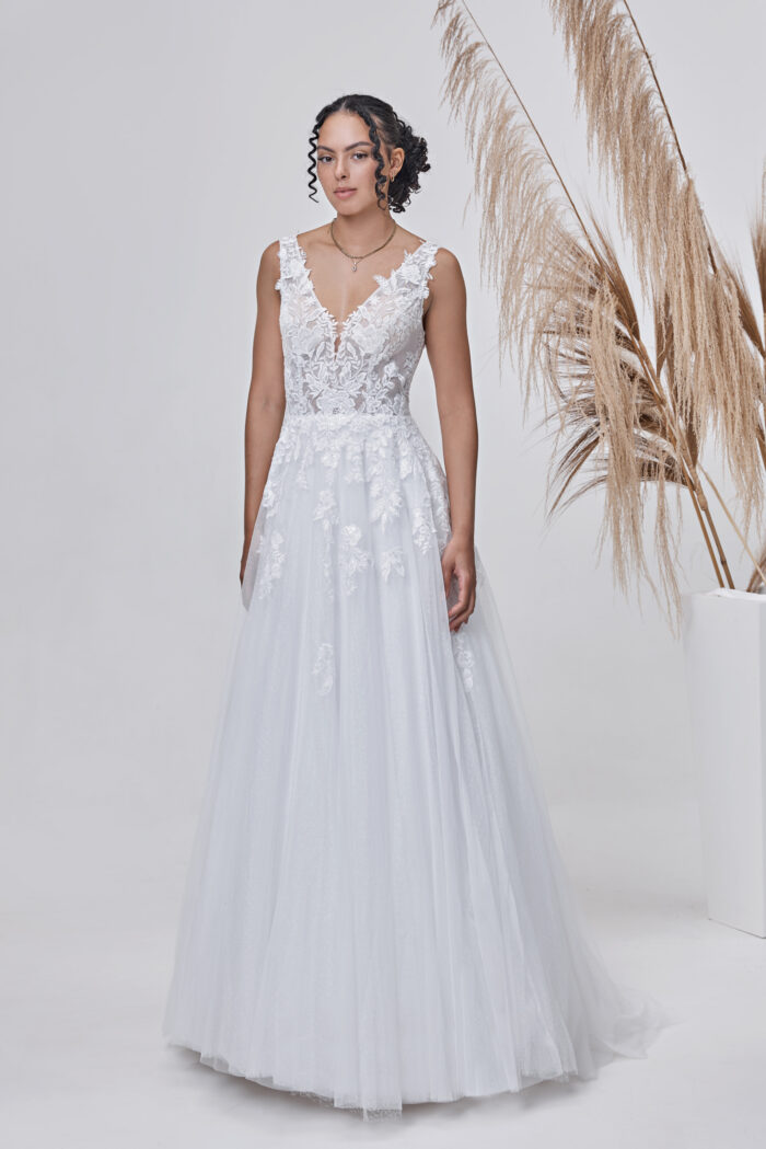 Lohrengel Light Kollektion 2025 Brautkleid LB323 1 Hochzeitskleid ivory