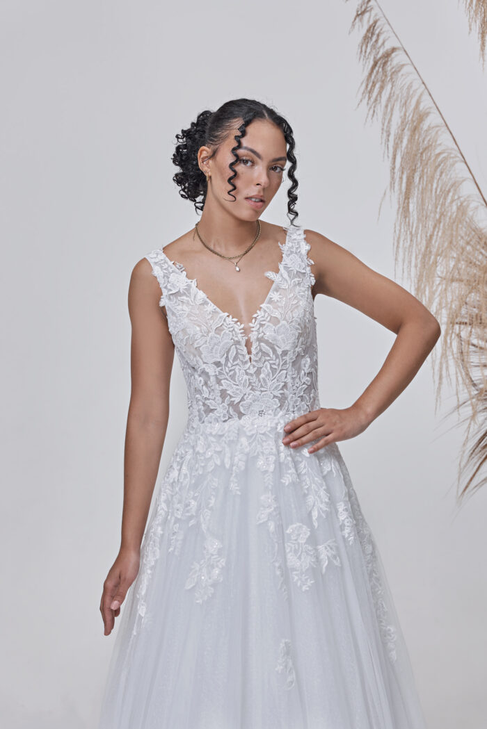 Lohrengel Light Kollektion 2025 Brautkleid LB323 2 Hochzeitskleid ivory